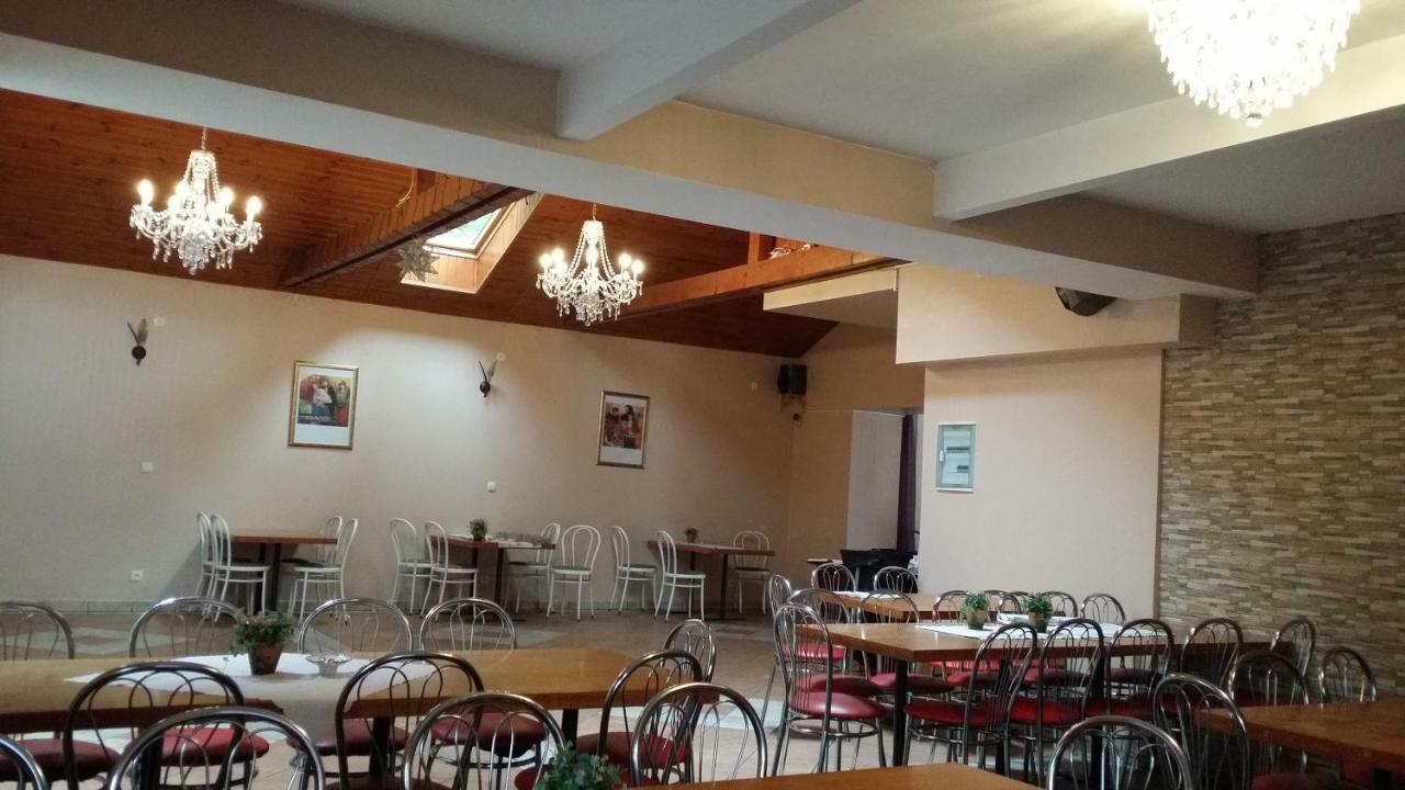 Gosciniec Ella Inn Lipniki Lipniki  Dış mekan fotoğraf